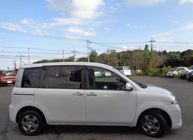 
								Toyota Sienta 2012 RHD full									