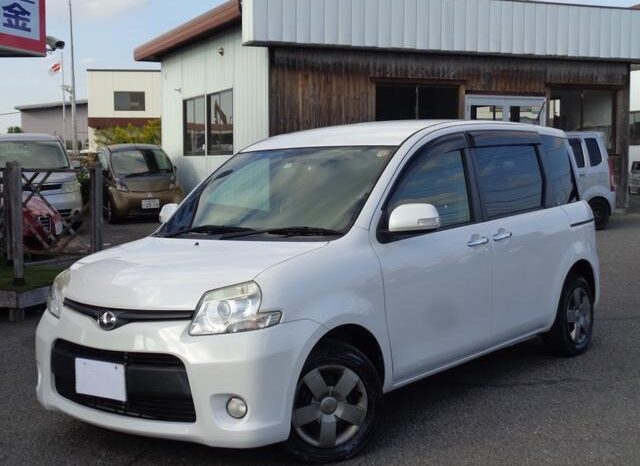 
								Toyota Sienta 2012 RHD full									