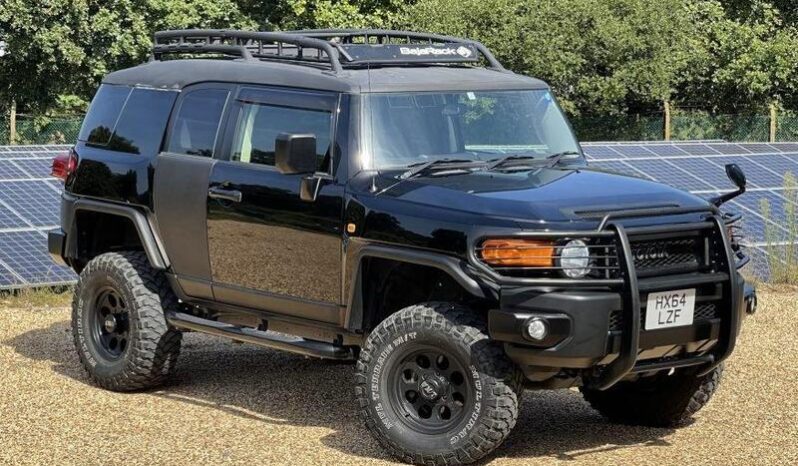 
								Toyota FJ Cruiser 2023 RHD full									