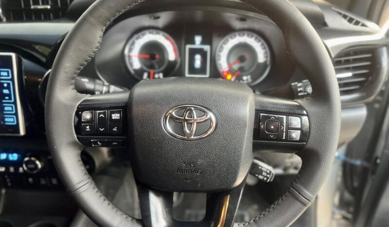 
								Toyota Hilux Pickup Rugged X Model 2018 RHD full									