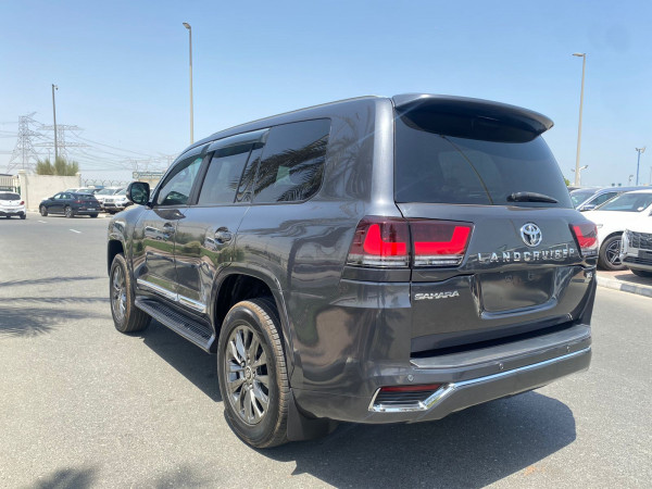 
								Toyota Land Cruiser 2015 full									