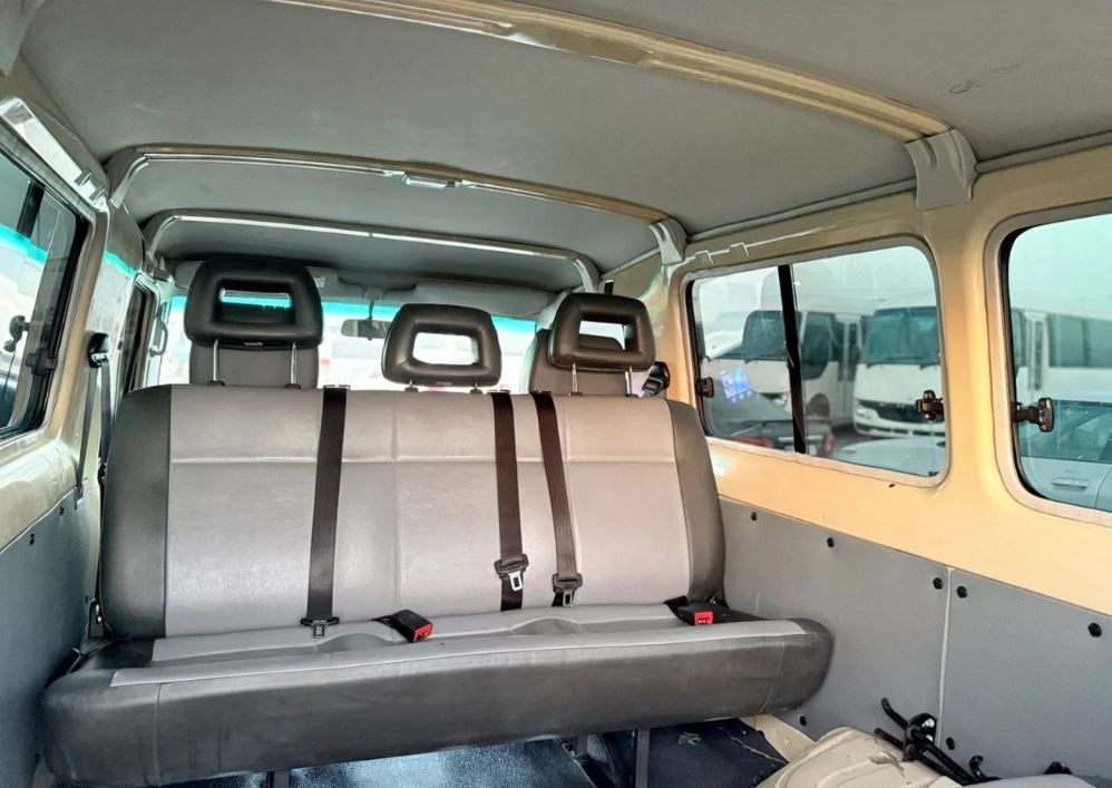 
								Toyota Land Cruiser 70 Series full									