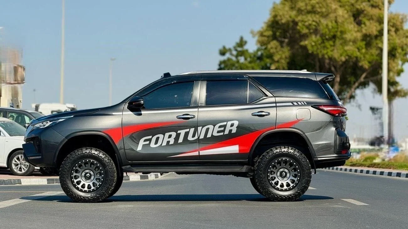 
								Toyota Fortuner 2023 full									