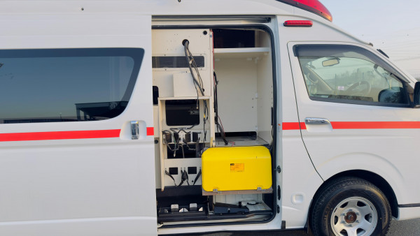 
								Toyota Hiace Ambulance 2020 full									