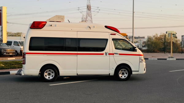
								Toyota Hiace Ambulance 2020 full									