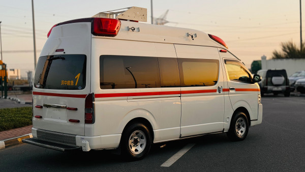 
								Toyota Hiace Ambulance 2020 full									