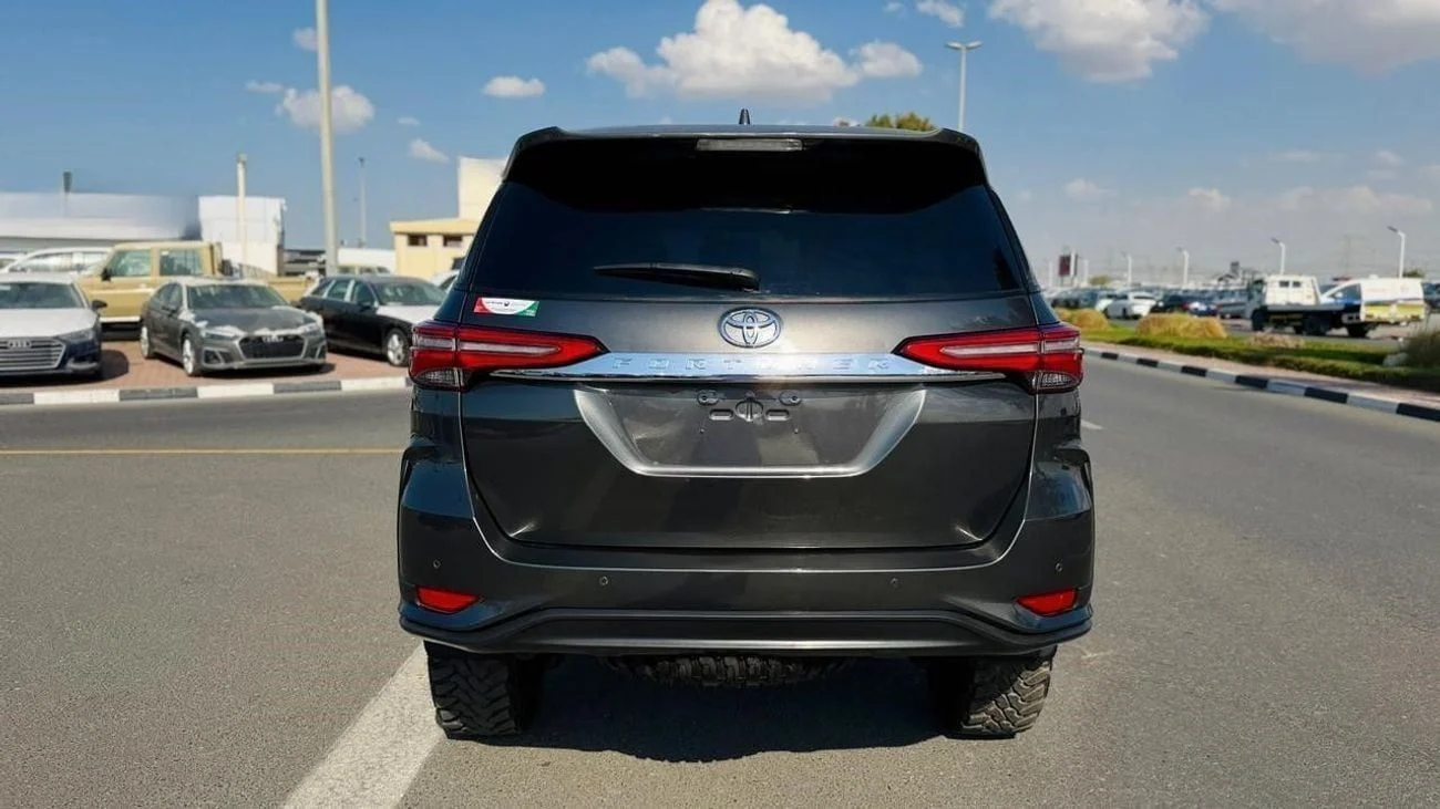 
								Toyota Fortuner 2023 full									