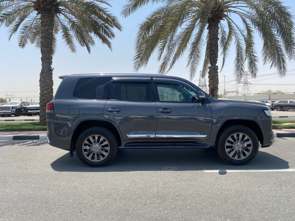 
								Toyota Land Cruiser 2015 full									