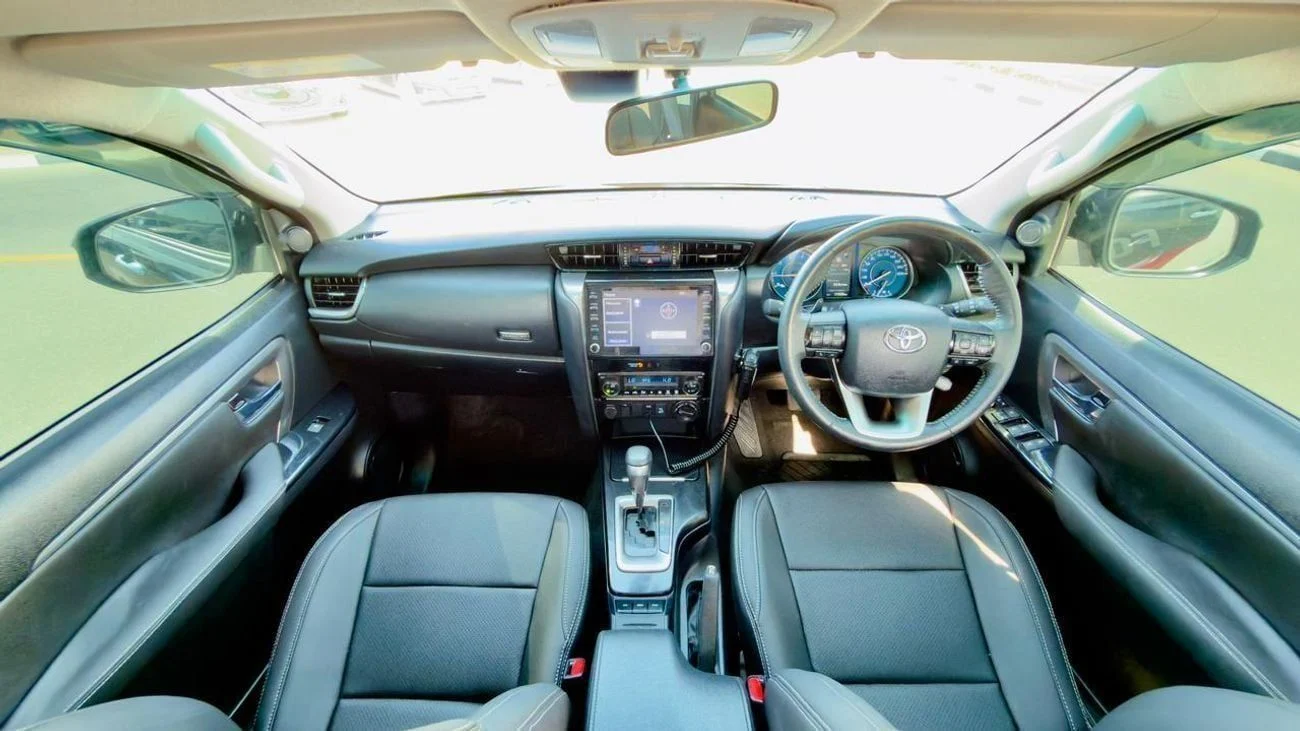 
								Toyota Fortuner 2023 full									