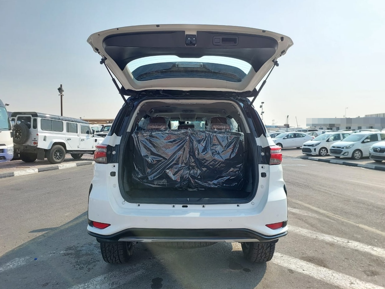 
								Toyota Fortuner 2023 full									