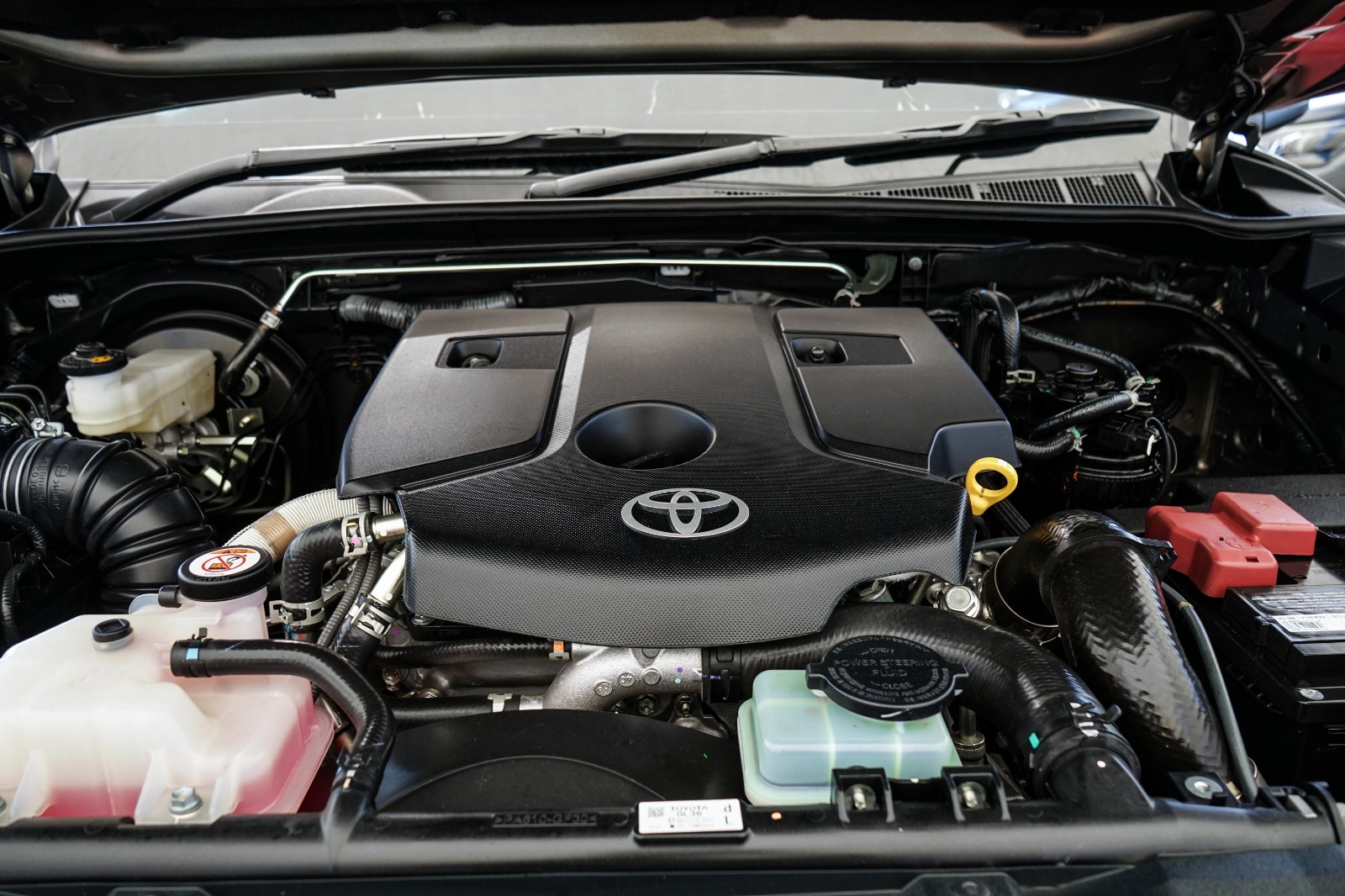 
								Toyota Hilux 2024 RHD full									